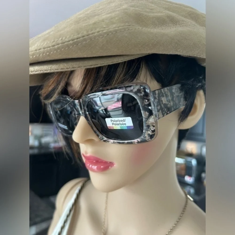 ✨NWT Polarized Retro Statement square framed sunglasses 😎 sunshades